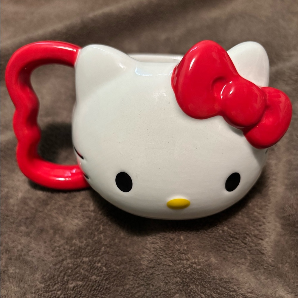New Hello Kitty Mug 20 Oz Sculpted Ceramic Red Bow Red Handle Sanrio Coffee Mug